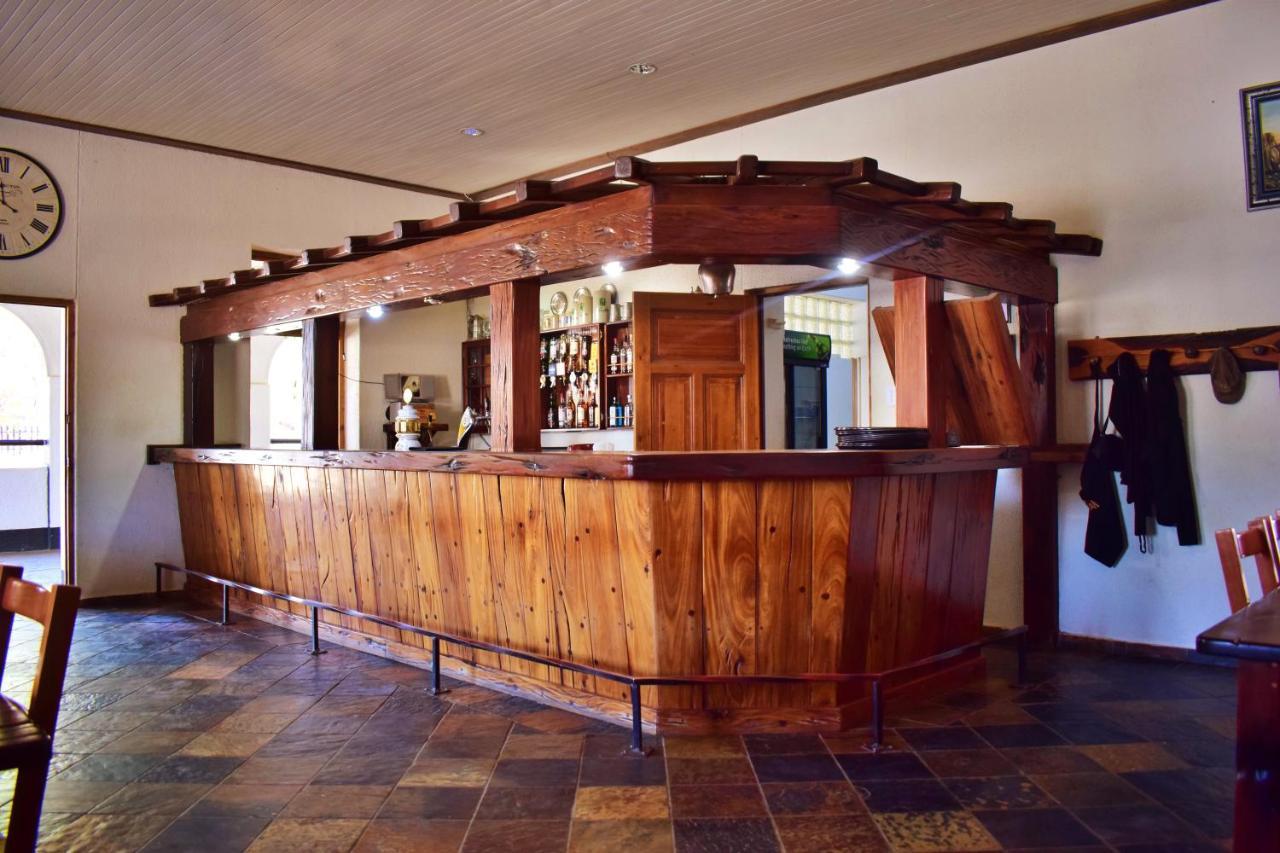 Central Hotel Omaruru Extérieur photo