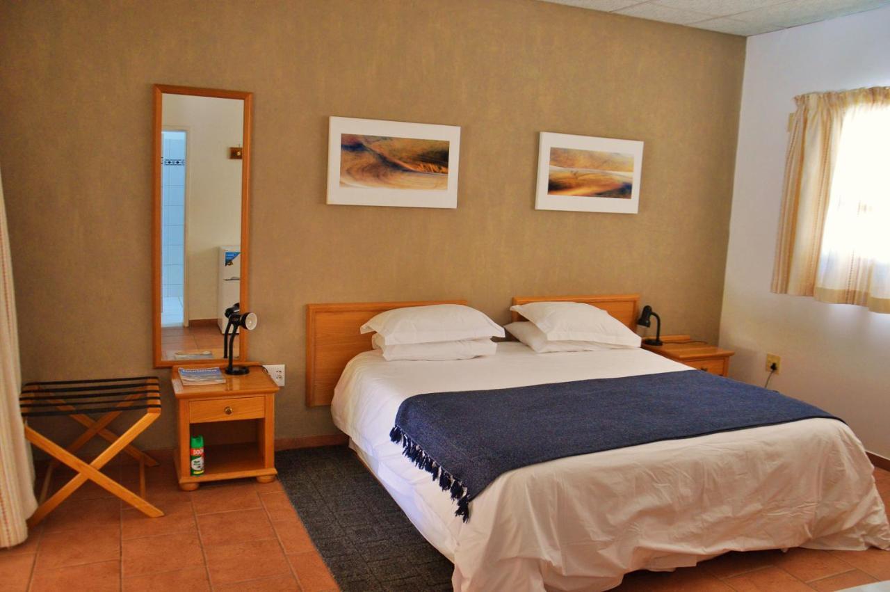 Central Hotel Omaruru Extérieur photo