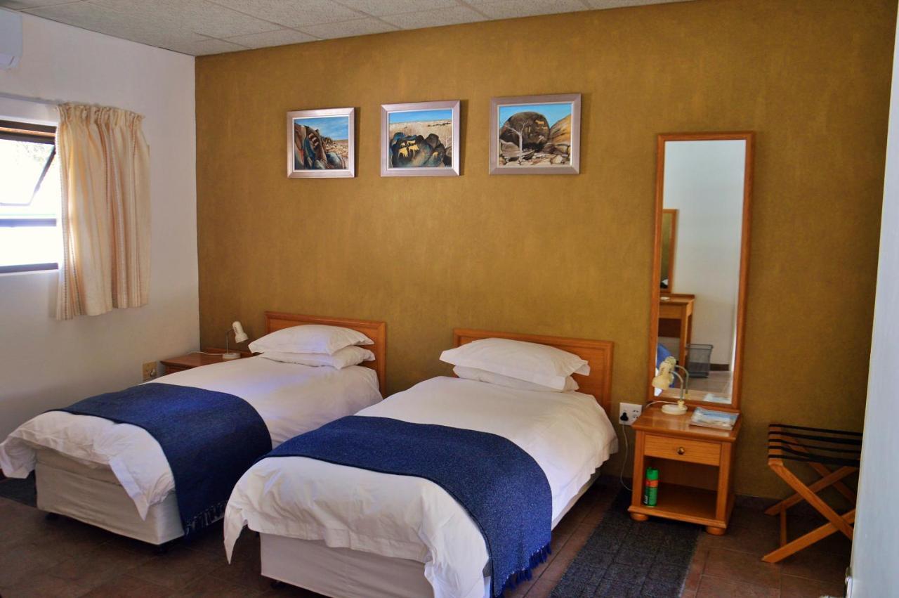 Central Hotel Omaruru Extérieur photo