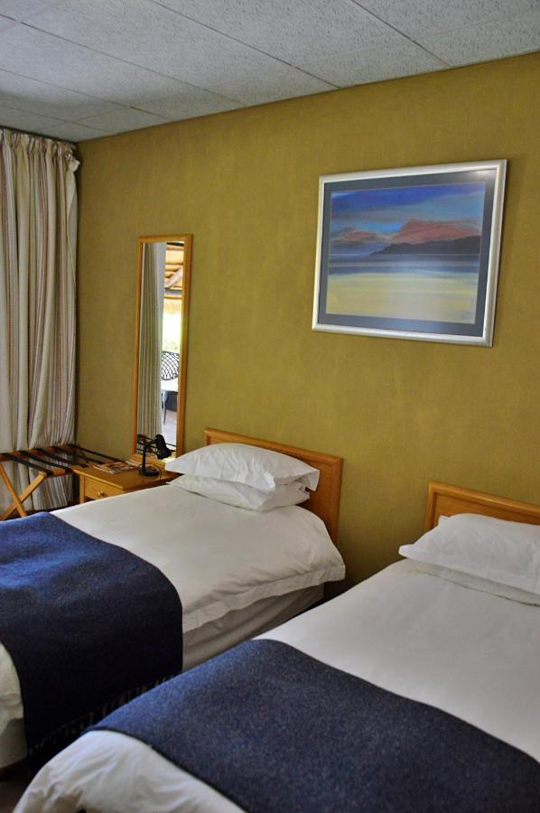 Central Hotel Omaruru Extérieur photo